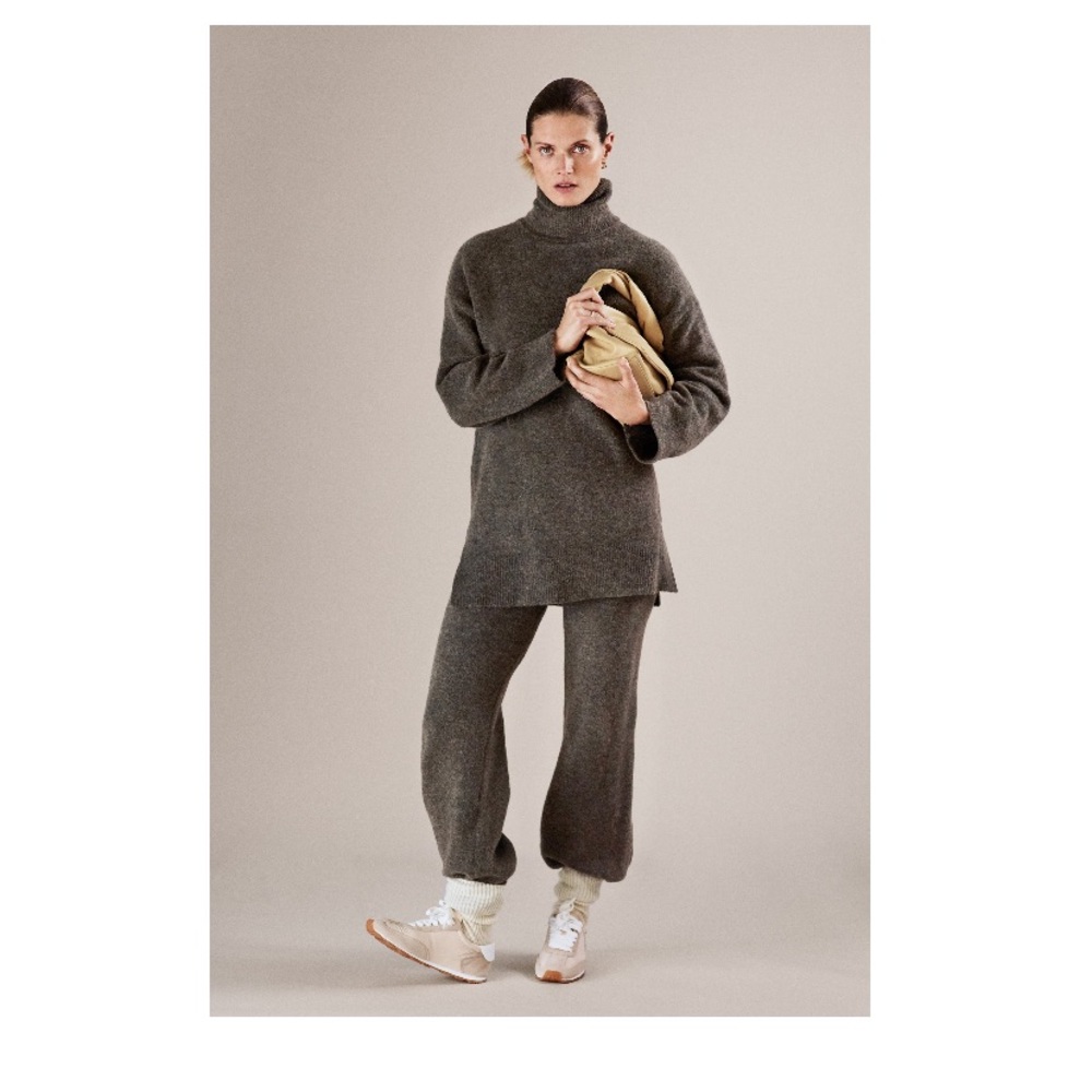 Zara textured high collar sweater color:Mink marl.